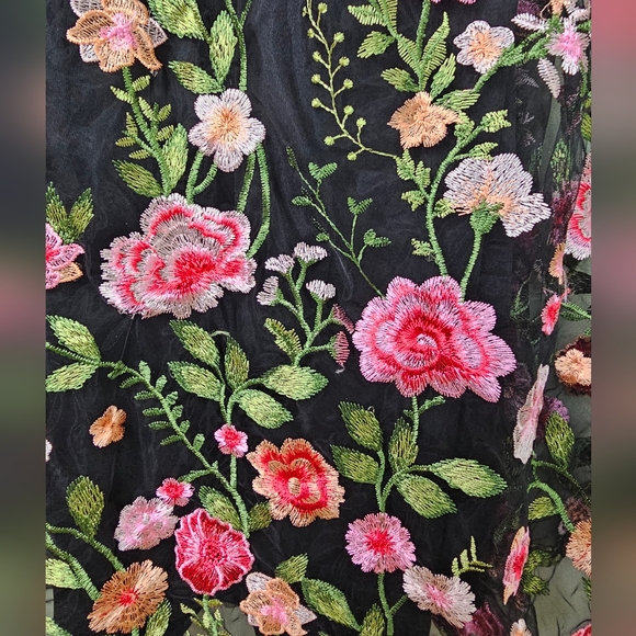 Lulus Soiree Blossom Black Floral Embroidered Mermaid Maxi Dress, Size  Small - mordernwear.com